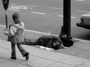 Man_sleeping_on_Canadian_sidewalk_m2rmLU4_JznXBHT