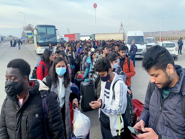 470 students set to exit Ukraine and enter Romania through Porubne-Siret Border.