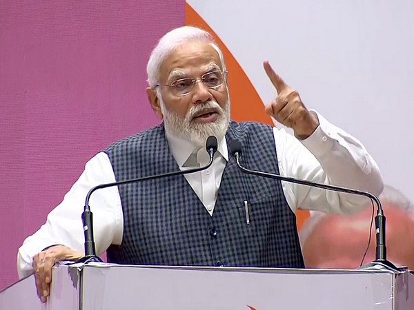 Narendra Modi addresses the NDA leaders meeting